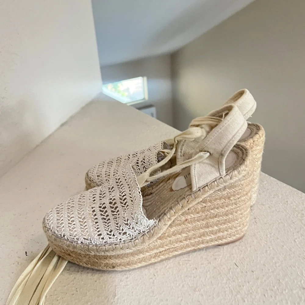 Jeffrey Campbell Cream Woven Espadrille Wedge Sandals‎ size 8.5